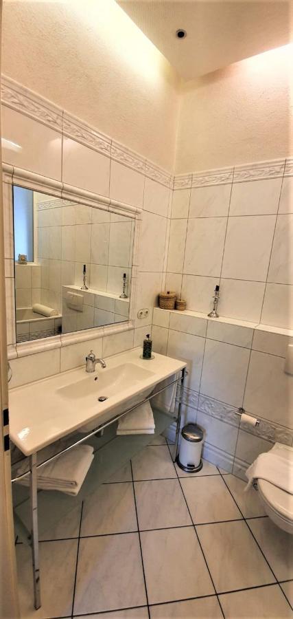 Luxus Apartment 1 Day In Casablanca ไฟรบวร์กอิมไบรส์เกา ภายนอก รูปภาพ
