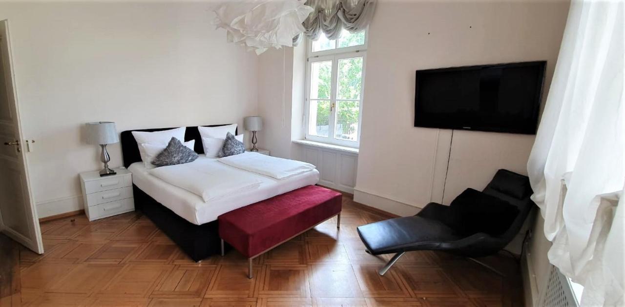 Luxus Apartment 1 Day In Casablanca ไฟรบวร์กอิมไบรส์เกา ภายนอก รูปภาพ