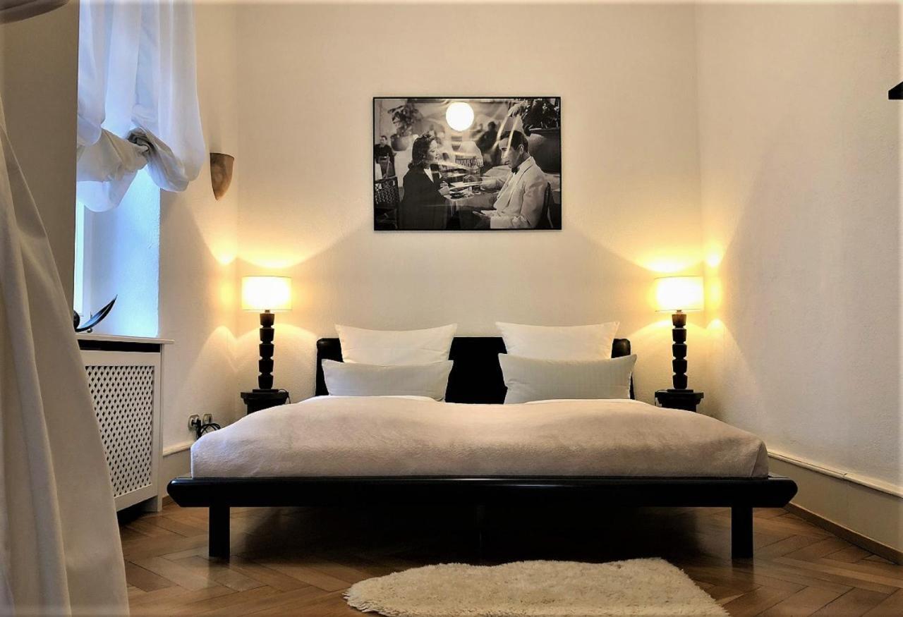 Luxus Apartment 1 Day In Casablanca ไฟรบวร์กอิมไบรส์เกา ภายนอก รูปภาพ
